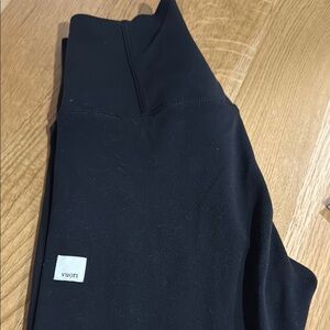 Vuori black “All the feels” Leggings NWOT XS